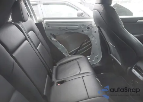 2023 Tesla Model Y Awd/Long Range Dual Motor All-Wheel Drive z USA, uszkodzony, nr VIN 7SAYGDEE1PA117401